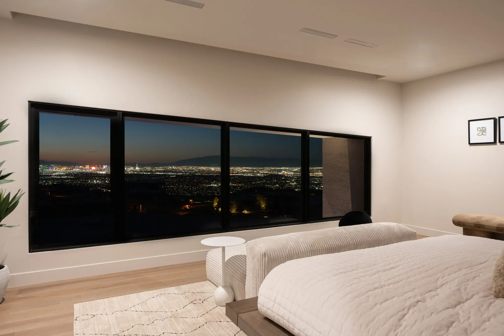 8 Chisel Crest Court, Henderson, NV 89012, Henderson, Nevada, United States. - Photo 31