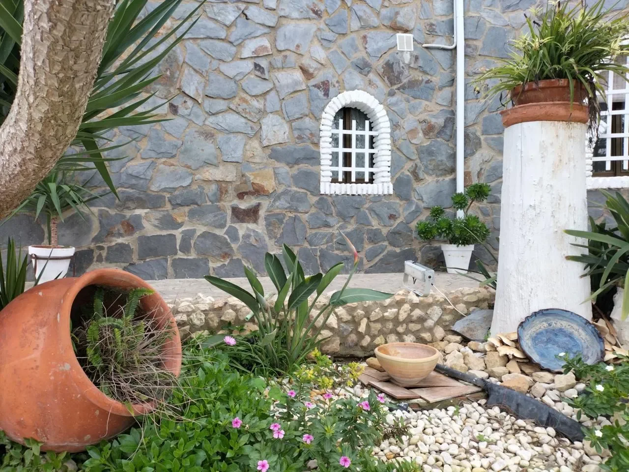 Exterior photo 6