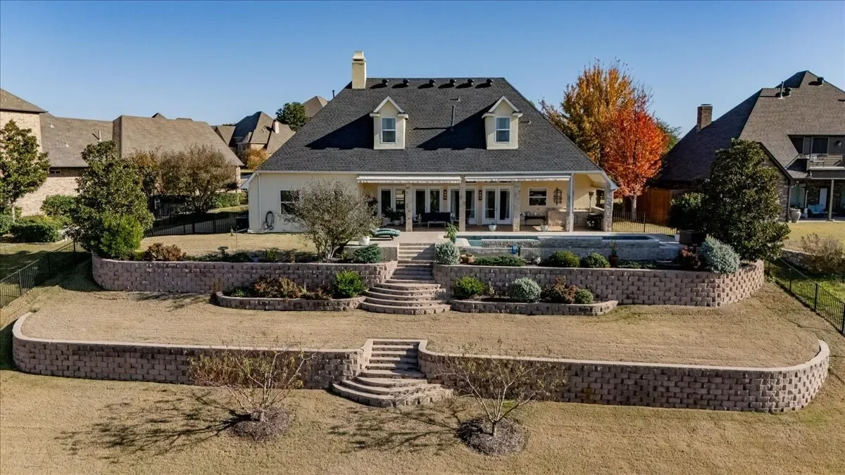 Exterior photo 7