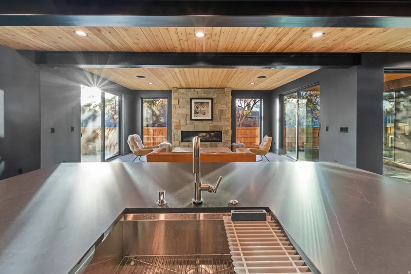 1002 E ELM AVE S, Salt Lake City, Utah, United States. - Photo 4