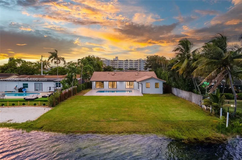 18735 NE 18th Ave, North Miami Beach, Florida, United States. - Photo 15