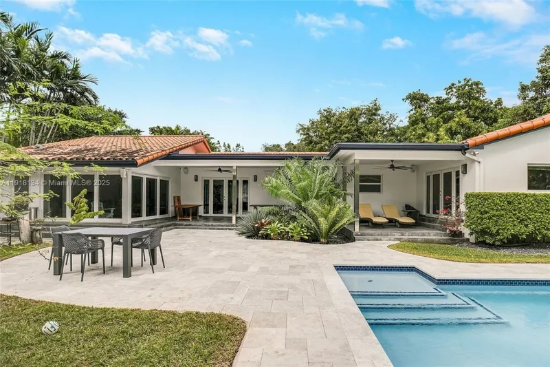 259 E Shore Dr, Miami, FL, 33133, USA, Miami, Florida, United States. - Photo 2
