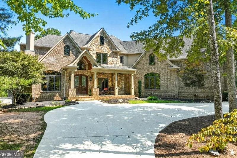 Single Family Residence in Gainesville