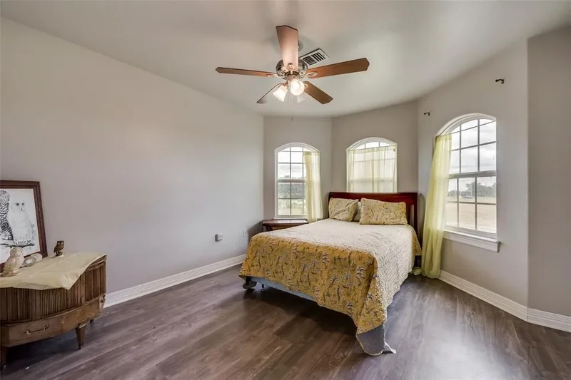5646 N US Highway 69, Celeste, Texas, United States. - Photo 17