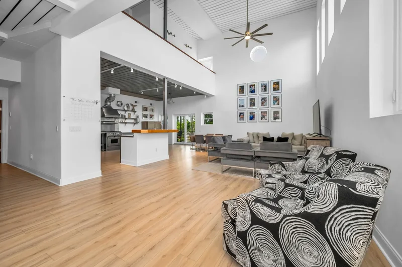 10206 4th St E, Treasure Island, FL 33706, St. Pete Beach, Florida, United States. - Photo 8