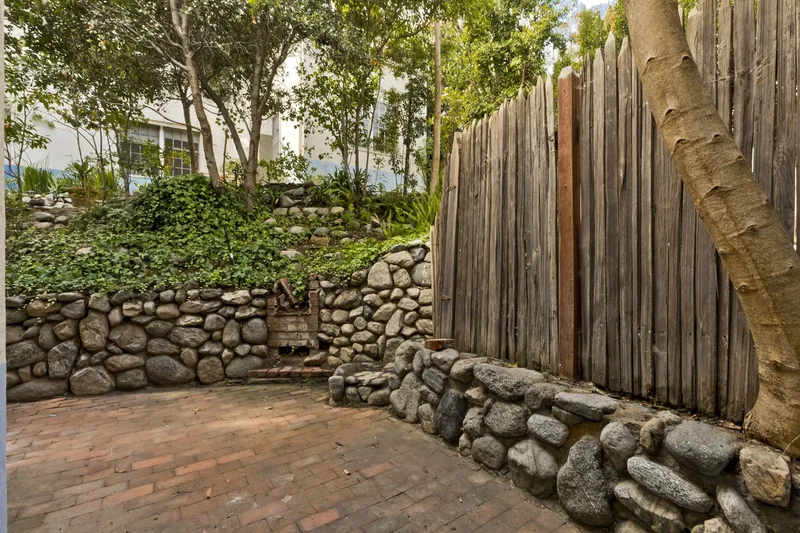 271 Beloit Avenue, Los Angeles, CA 90049, Los Angeles, California, United States. - Photo 9