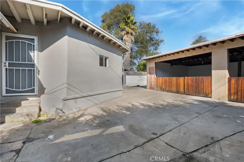 2410 8th Avenue, Los Angeles, CA 90018, Los Angeles, California, United States. - Photo 16