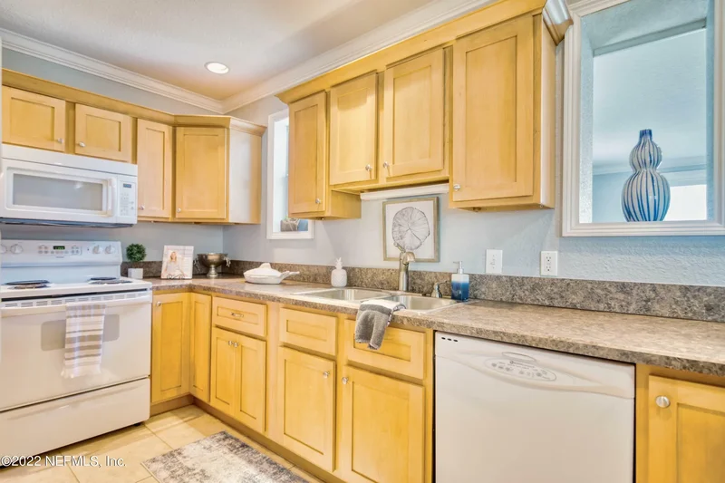 1208 N 9th St, Jacksonville Beach, FL 32250, Jacksonville Beach, Florida, United States. - Photo 28