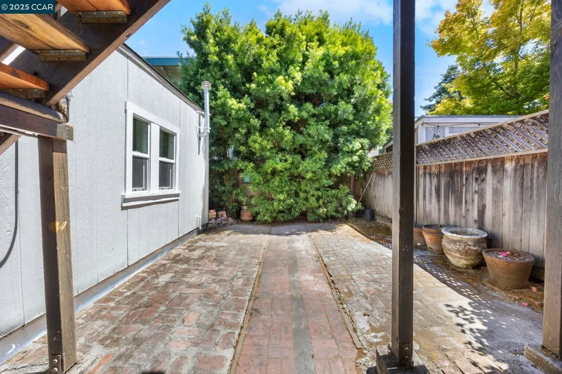 1220 Chestnut St, Alameda, California, United States. - Photo 20