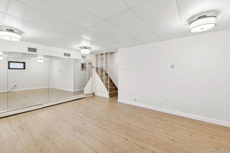 24-56 Little Neck Boulevard, New York, New York, United States. - Photo 28