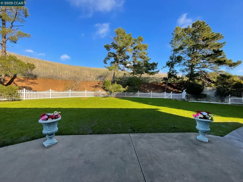 403 Gerald Court, Benicia, California, United States. - Photo 6