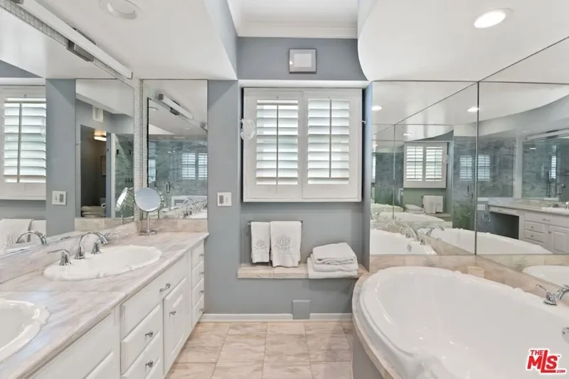 11051 Strathmore Drive 1, Los Angeles, California, United States. - Photo 34