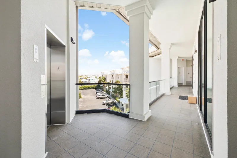 Gulf Front Penthouse In Low Density Complex With Sunset Views