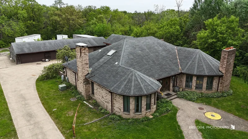 Single Family Residence in Vernon Hills