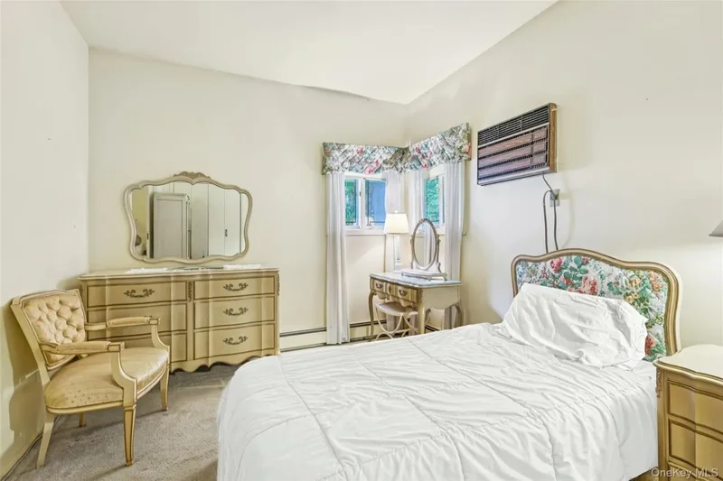 75 Mimosa Drive, Roslyn, NY, 11576, USA, Roslyn, New York, United States. - Photo 5