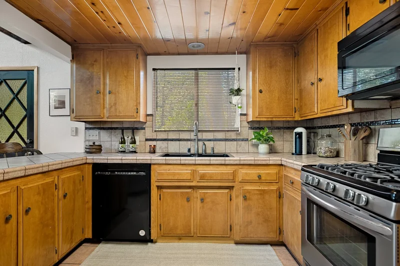 28645 Shenandoah Drive , Lake Arrowhead, CA 92352, Lake Arrowhead, California, United States. - Photo 6