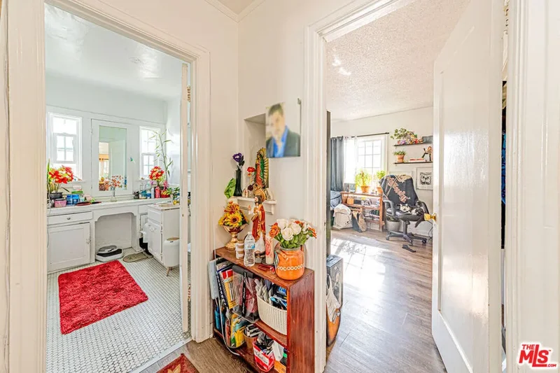 1618 S Burnside Avenue, Los Angeles, California, United States. - Photo 13