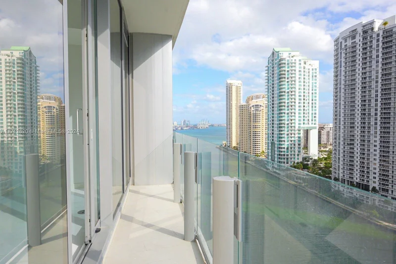 300 Biscayne Boulevard Way 1806, Miami, Florida, United States. - Photo 40