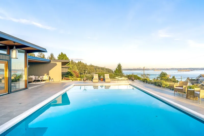 4125 Burkehill Pl, West Vancouver, BC V7V 3M8, Canada, West Vancouver, British Columbia, Canada. - Photo 3
