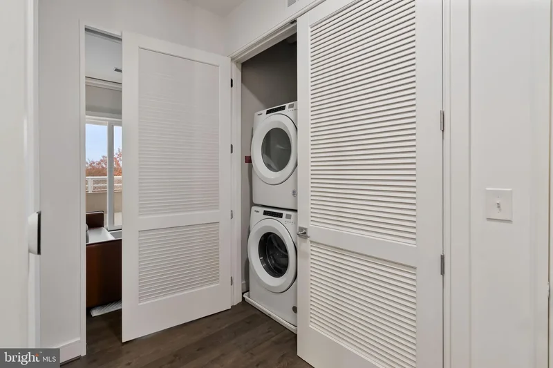 625 SLATERS LN, Alexandria, Virginia, United States. - Photo 9