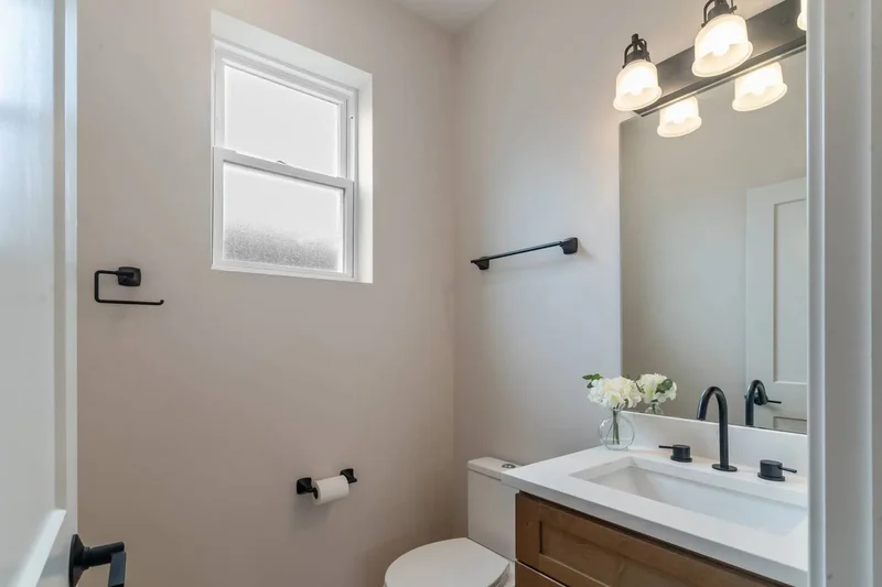 7431 W Forest Preserve Avenue, Chicago, Illinois, United States. - Photo 19