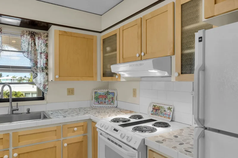 300 3rd Street, Key Colony Beach, FL 33051, Key Colony Beach, Florida, United States. - Photo 24