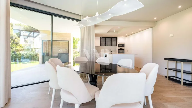 Fully renovated 4 bedroom villa, with pool, Vilamoura