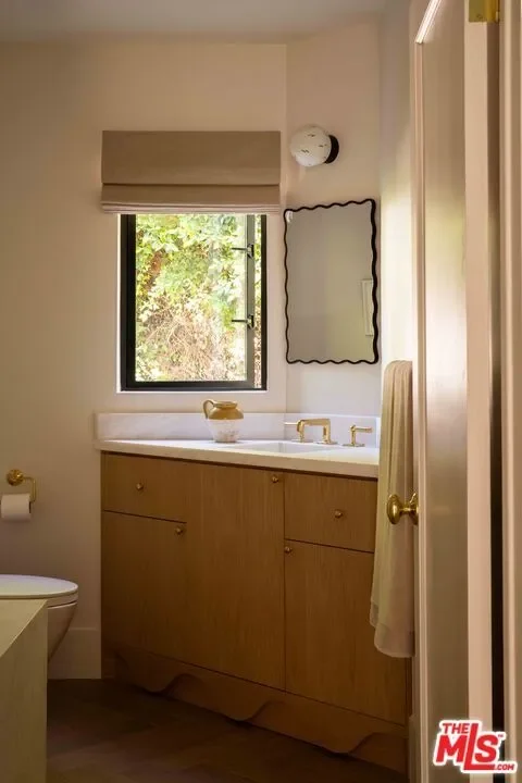 1364 Londonderry Pl, Los Angeles, California, United States. - Photo 17