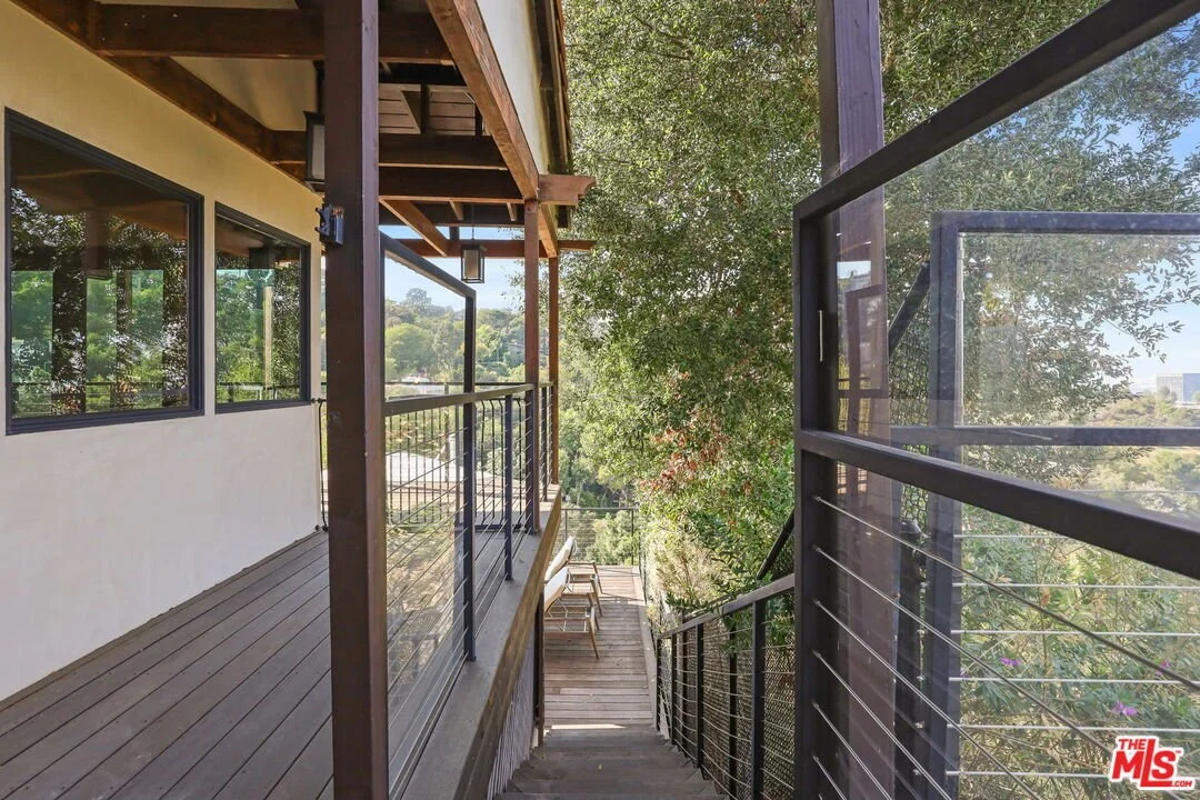 Exterior photo 12