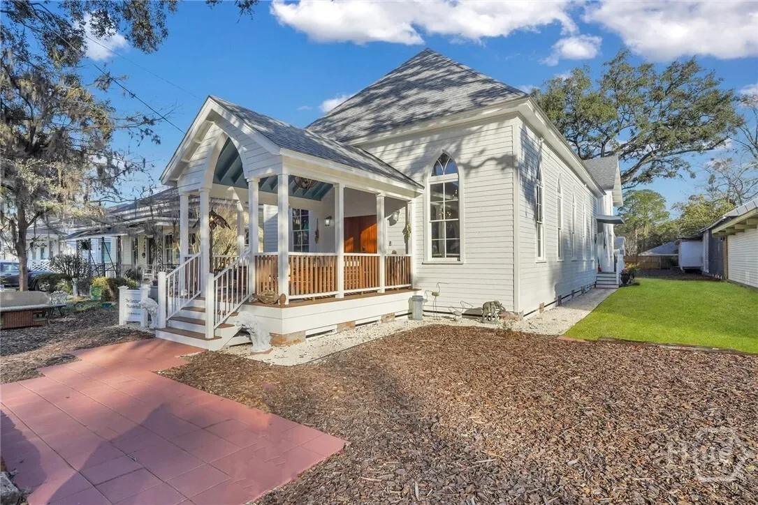 Exterior photo 4