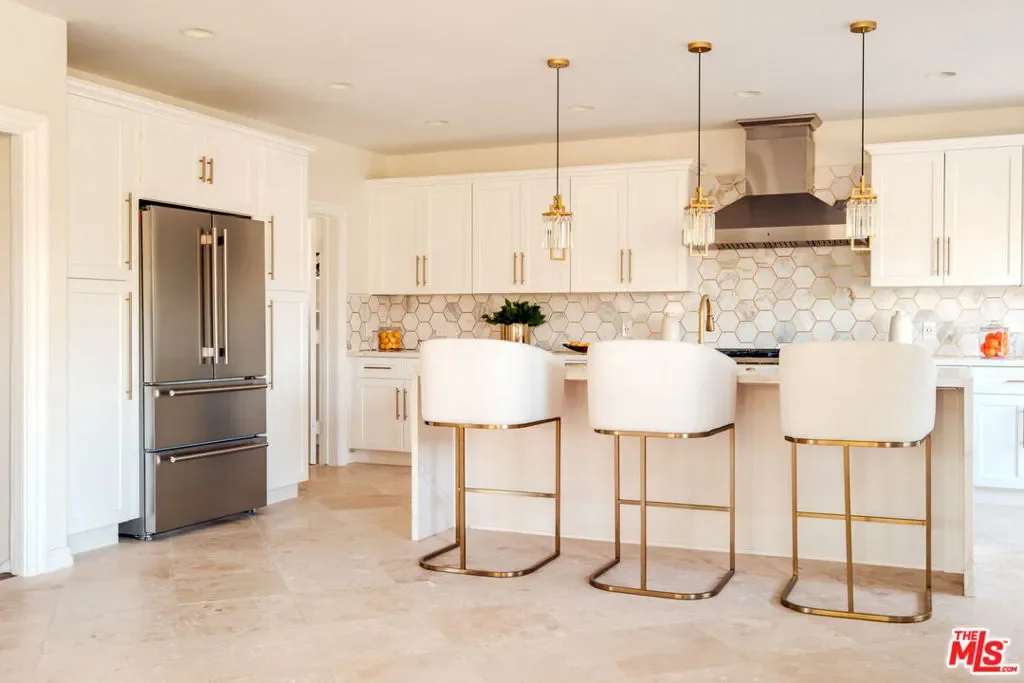 1301 N Beverly Drive, Beverly Hills, California, United States. - Photo 9