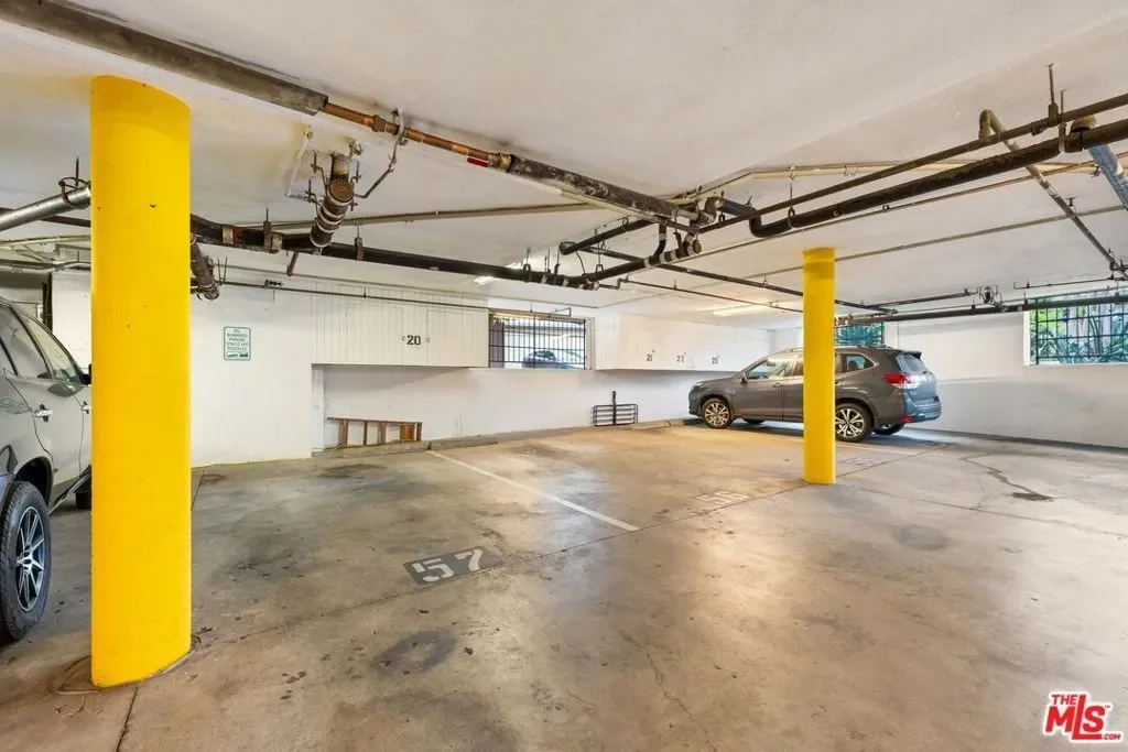 222 7th Street 301, Santa Monica, California, United States. - Photo 8