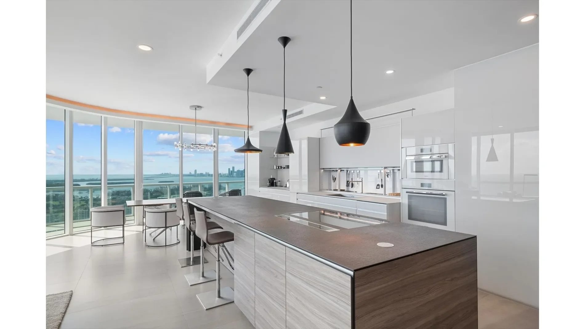 100 S Pointe Dr, Miami Beach, Florida, United States. - Photo 6