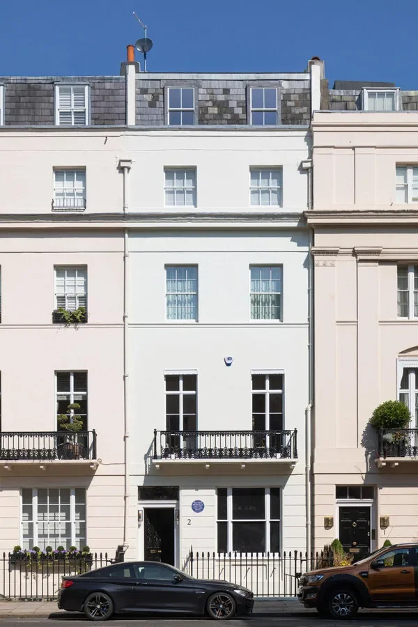 Exterior photo 3