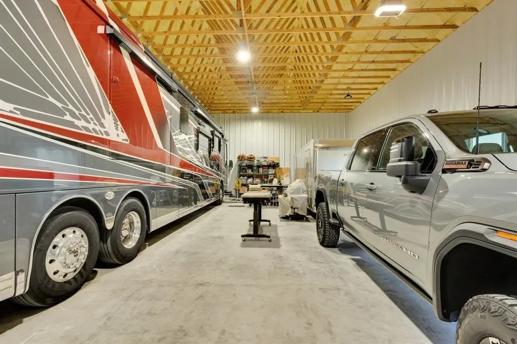 5631 Limestone Lane, Midlothian, TX 76065, Midlothian, Texas, United States. - Photo 2