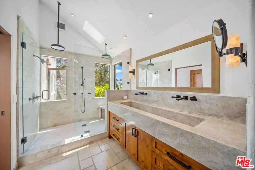 31830 Broad Beach Road, Malibu, California, United States. - Photo 9