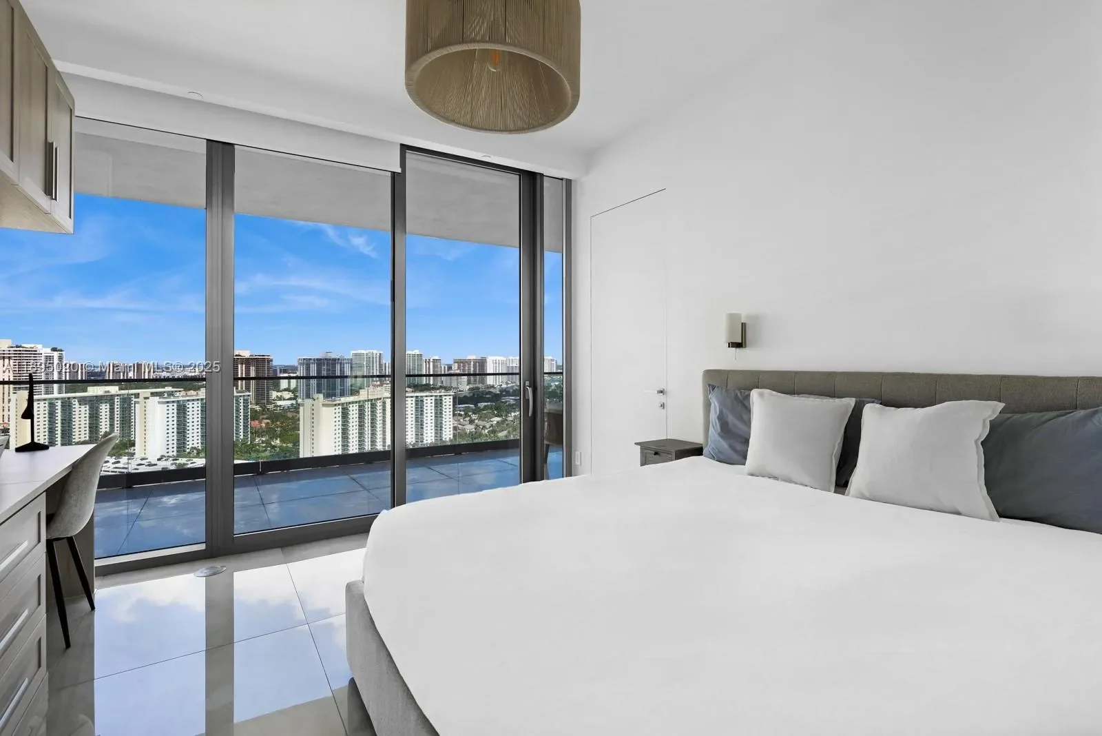 18975 Collins Ave 2101, Golden Beach, Florida, United States. - Photo 11
