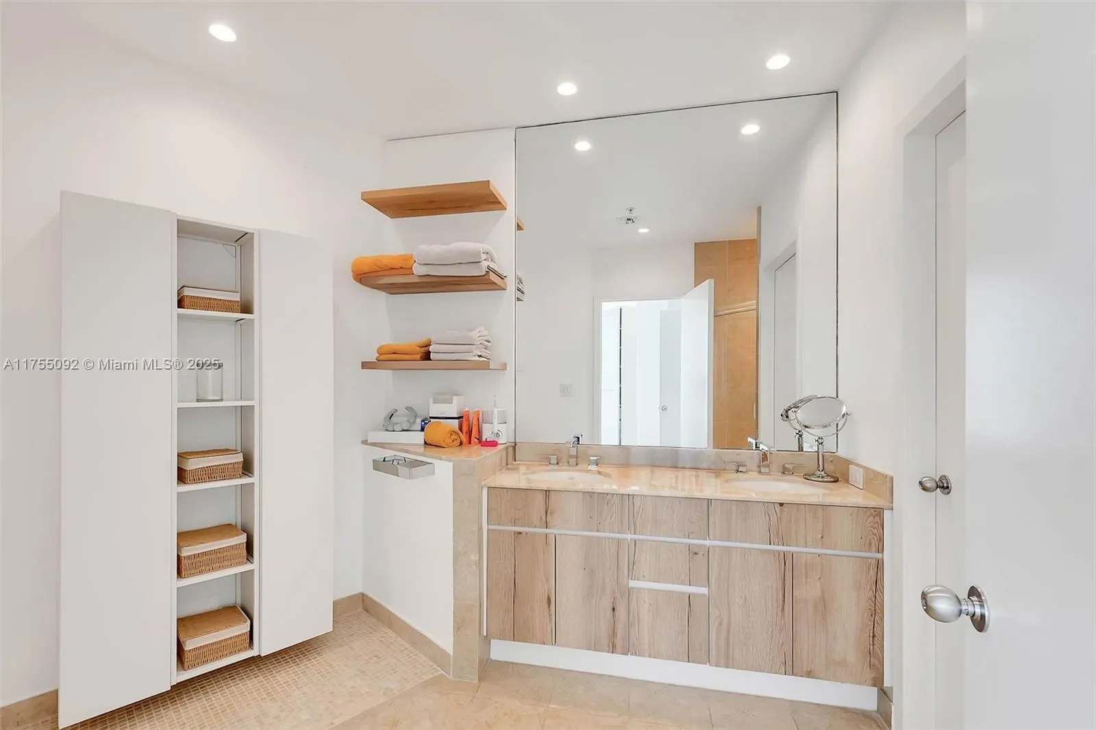 848 Brickell Key Dr 4002, Miami, Florida, United States. - Photo 10