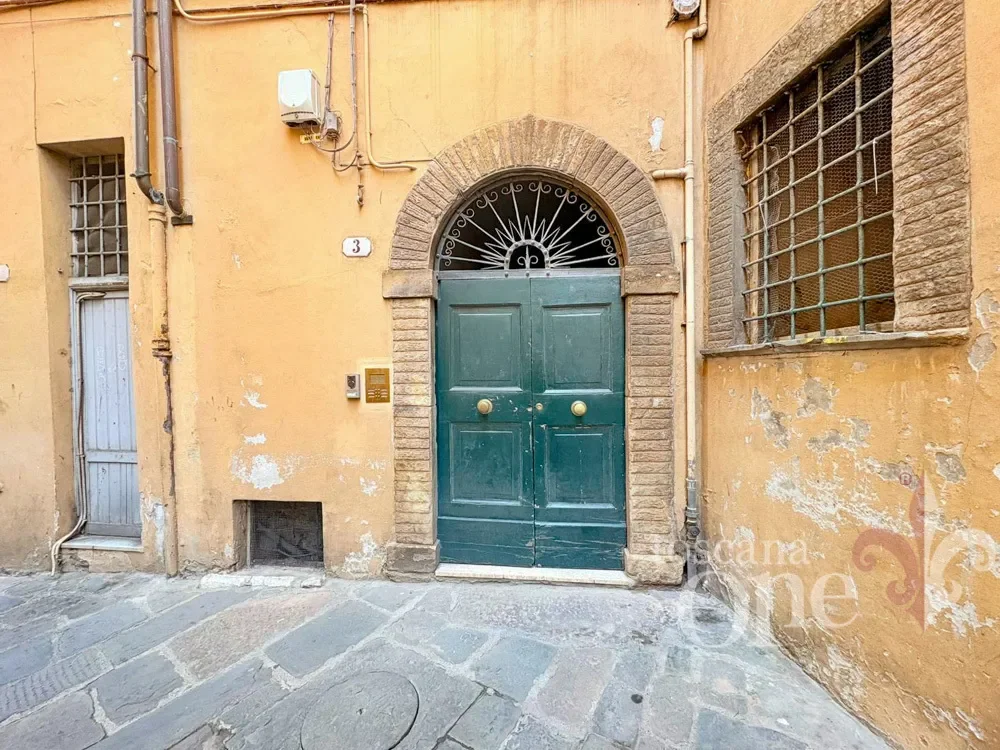 Exterior photo 8
