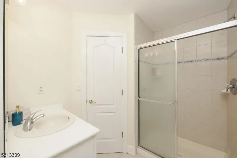 18 Wildwood Ter, Watchung Boro, NJ 07069, Watchung, New Jersey, United States. - Photo 39