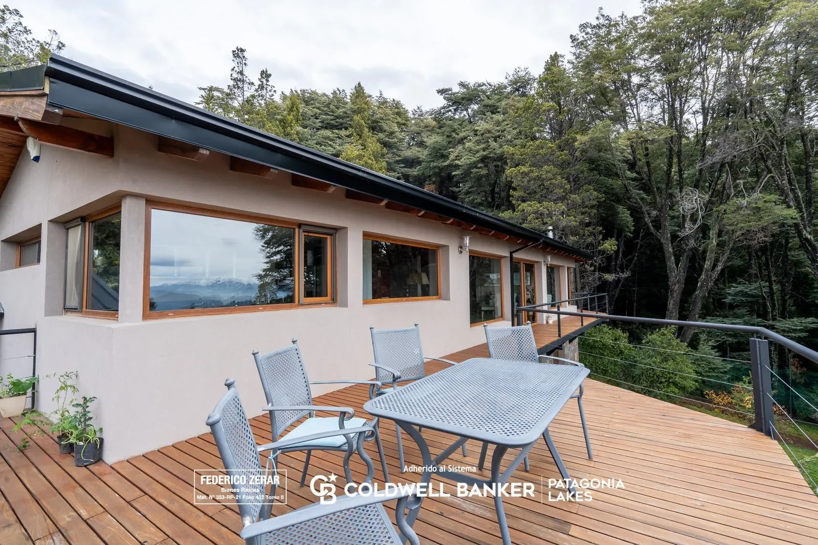 VENTA - Exclusiva casa de 8 ambientes, 5 dormitorios, 6 baños en barrio Las Vertientes, Bariloche, San Carlos de Bariloche, Río Negro, Argentina. - Photo 9