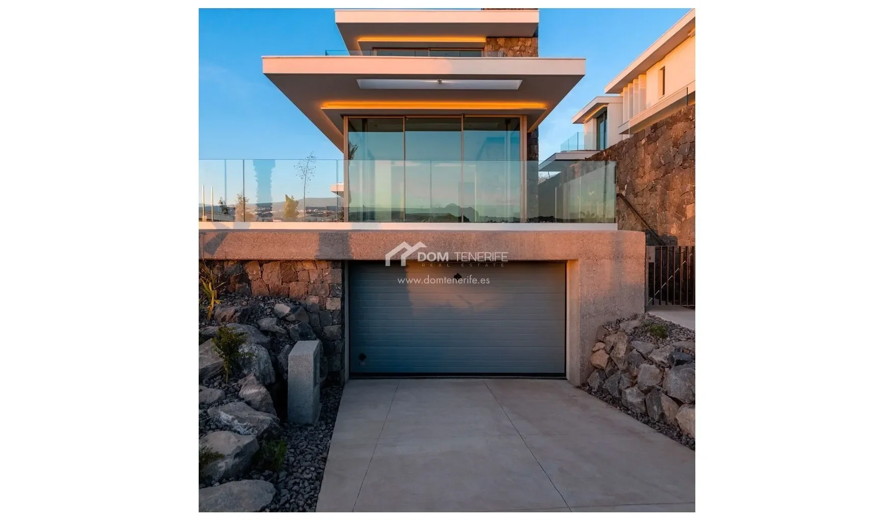 Exterior photo 10