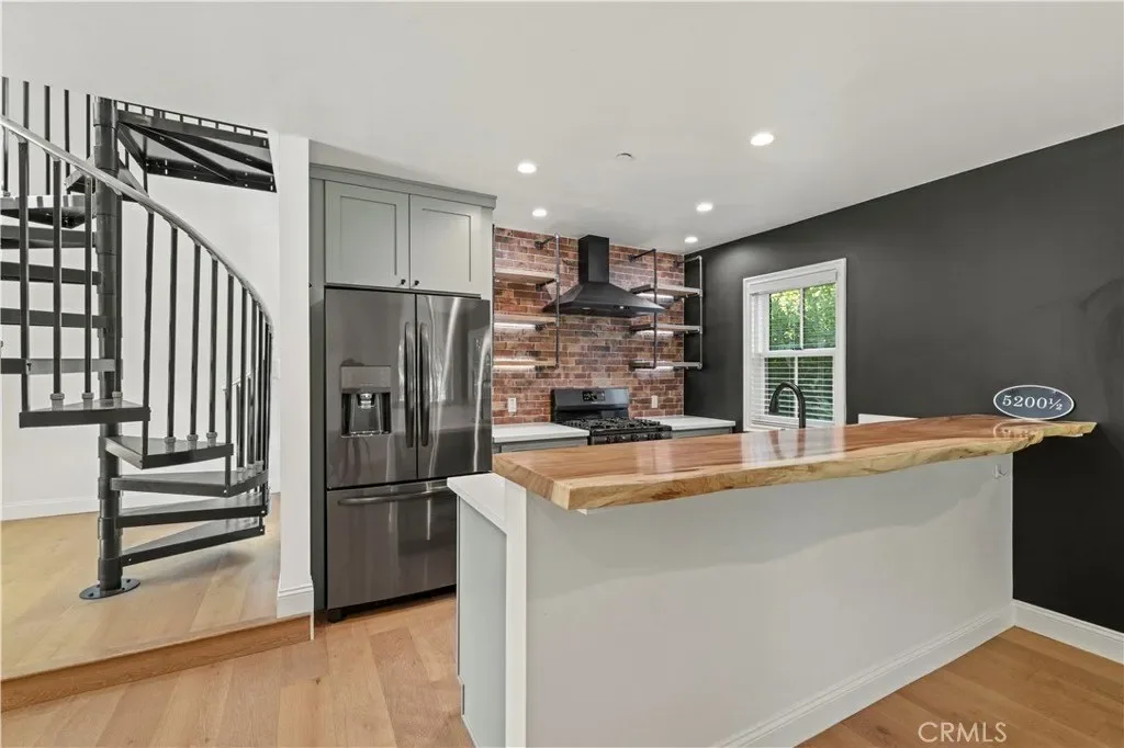 5200 Collier Place, Woodland Hills, CA, 91364, USA, Los Angeles, California, United States. - Photo 30