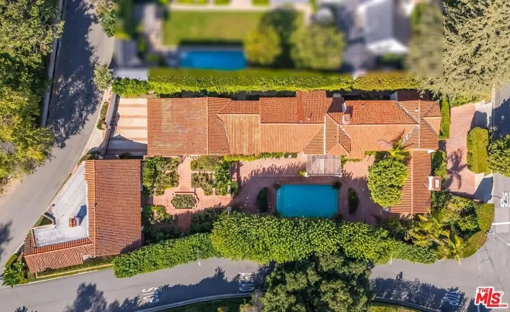 1017 Chevy Chase Drive, Beverly Hills, California, United States. - Photo 15