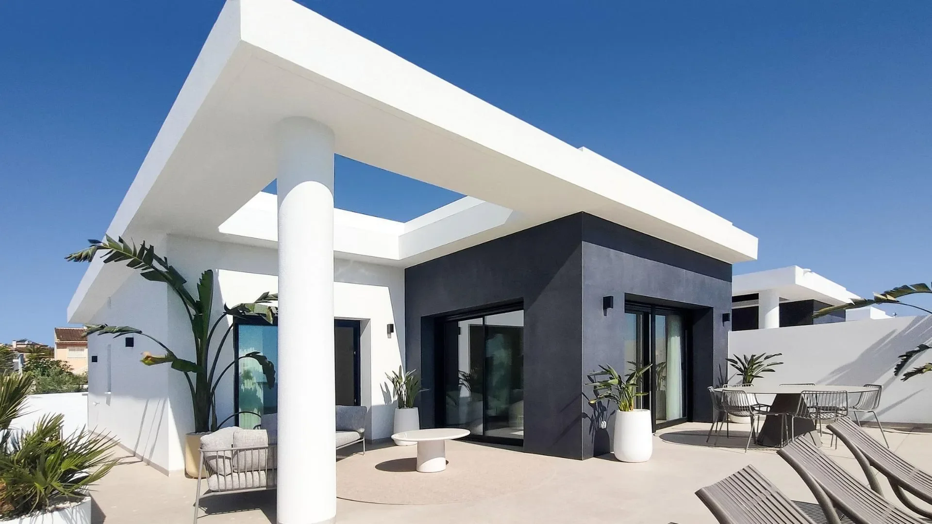 Exterior photo 3