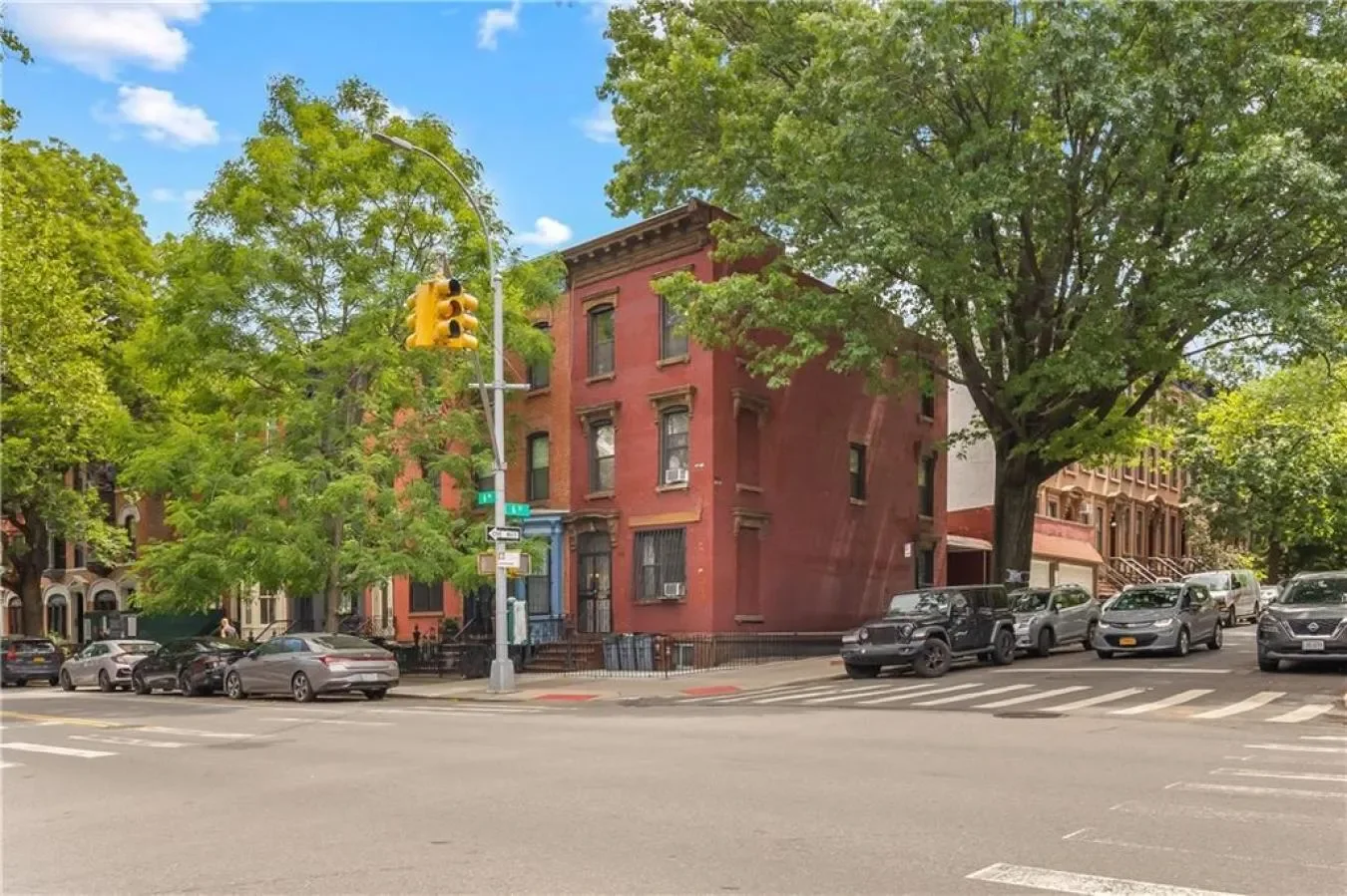 385 6th Avenue, New York, New York, United States. - Photo 12
