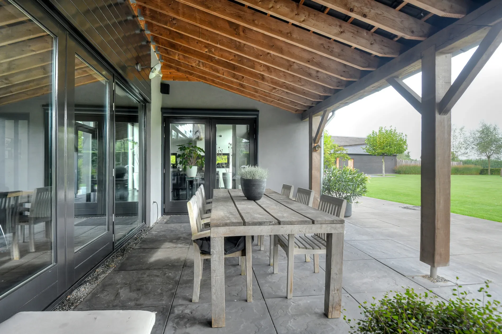 Exterior photo 10