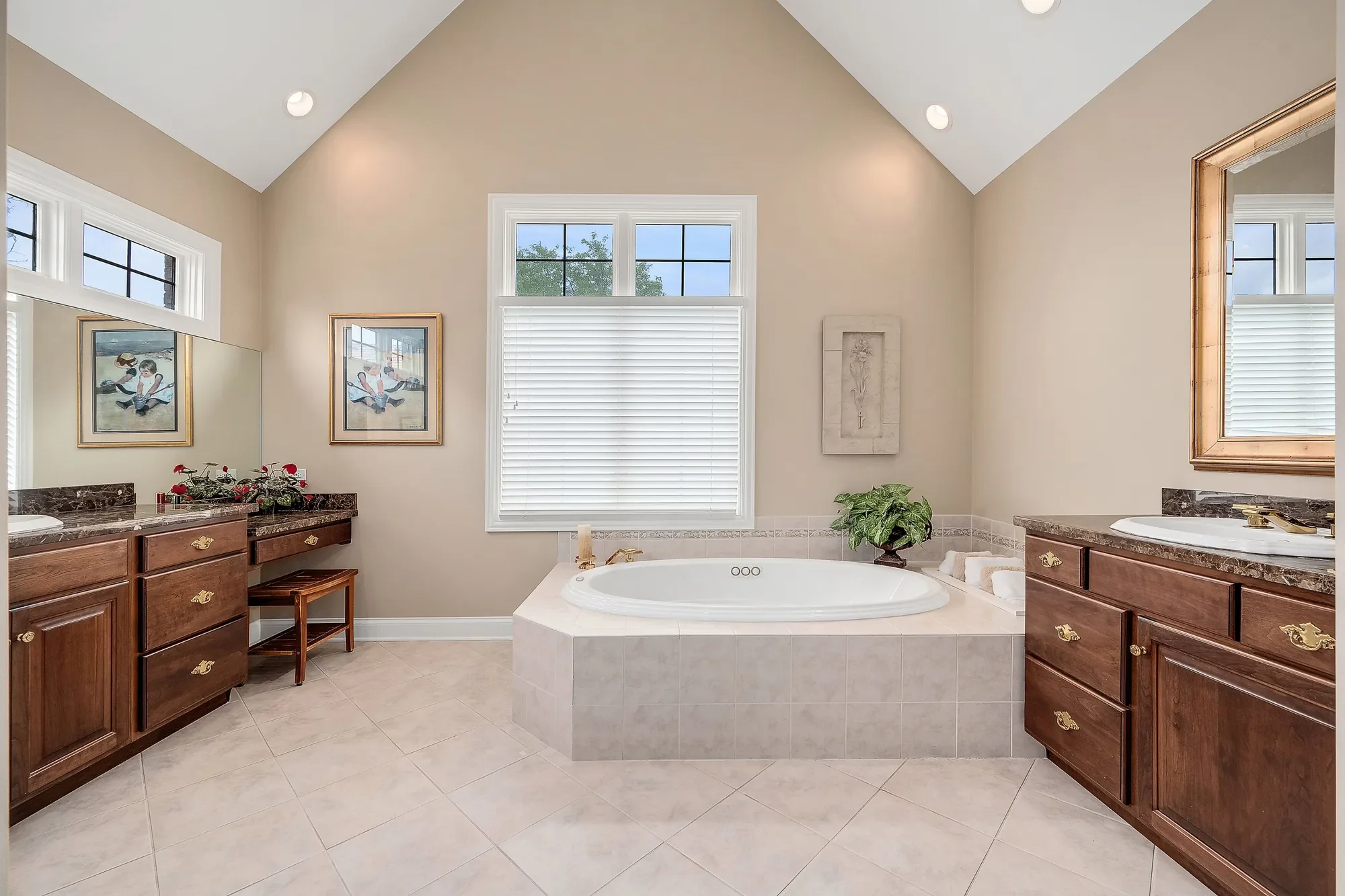 802 Kenmare Drive , Burr Ridge, IL 60527, Burr Ridge, Illinois, United States. - Photo 17