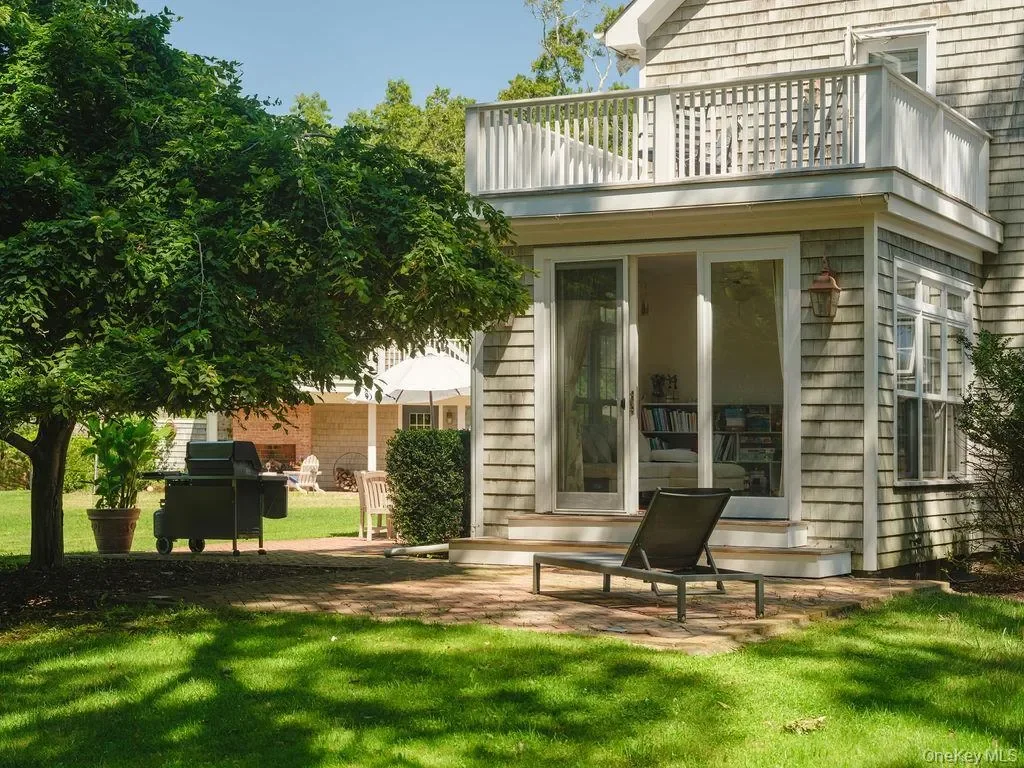10947 N Bayview Road, Southold, New York, United States. - Photo 12