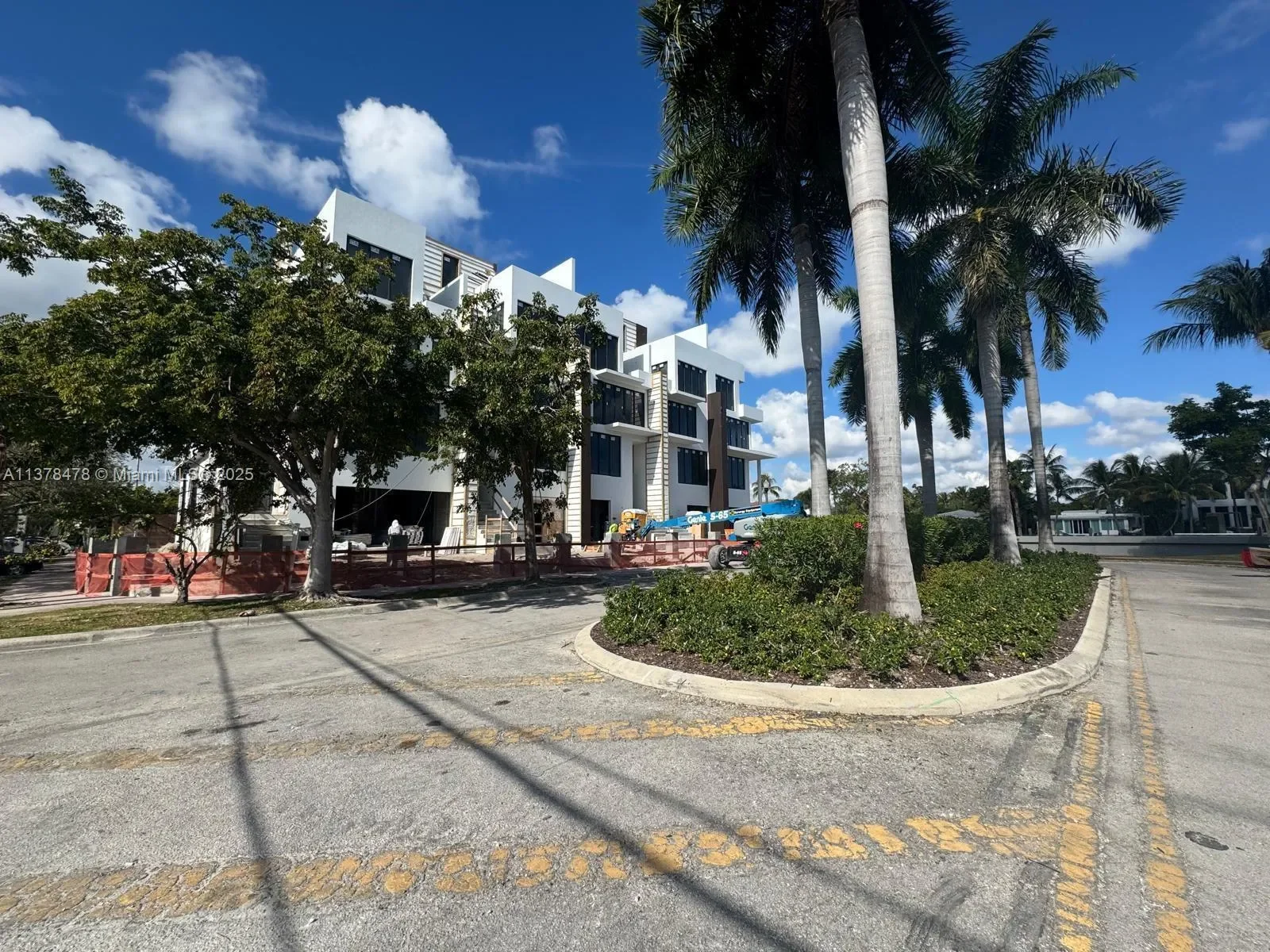 7300 Trouville Esplanade 3, Miami Beach, Florida, United States. - Photo 15
